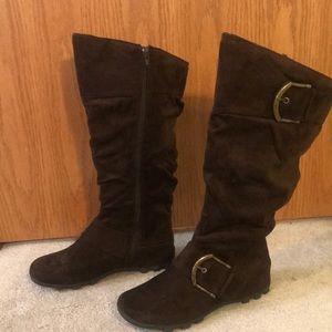 Brown Boots with zipper